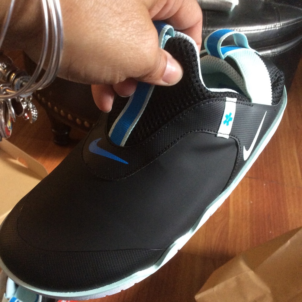 Nike zoom pulse sneakers(caduceus symbol)